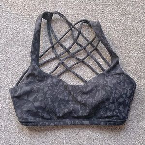 Lululemon Free to Be Bra